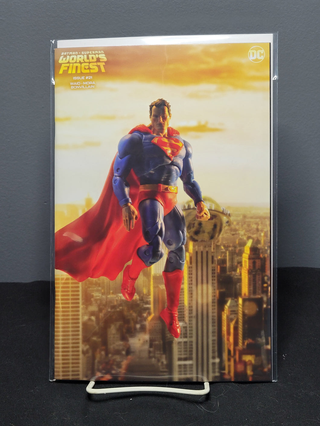 Batman Superman World's Finest #21 Toy Variant