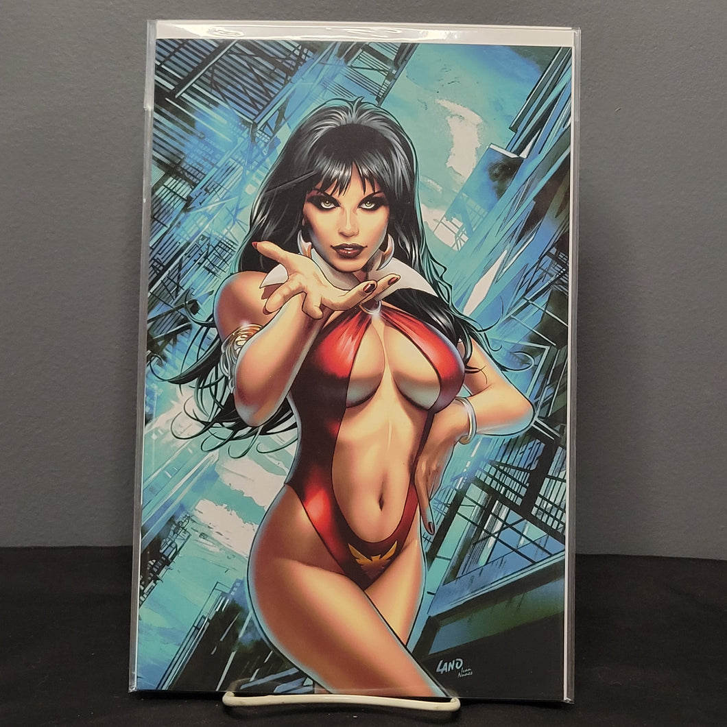 Vampirella #1 1:25 Land Virgin Variant