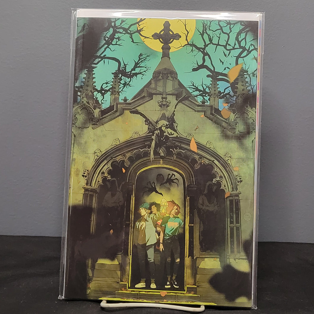 Graveyard Club Fresh Blood #1 1:5 Mora Variant